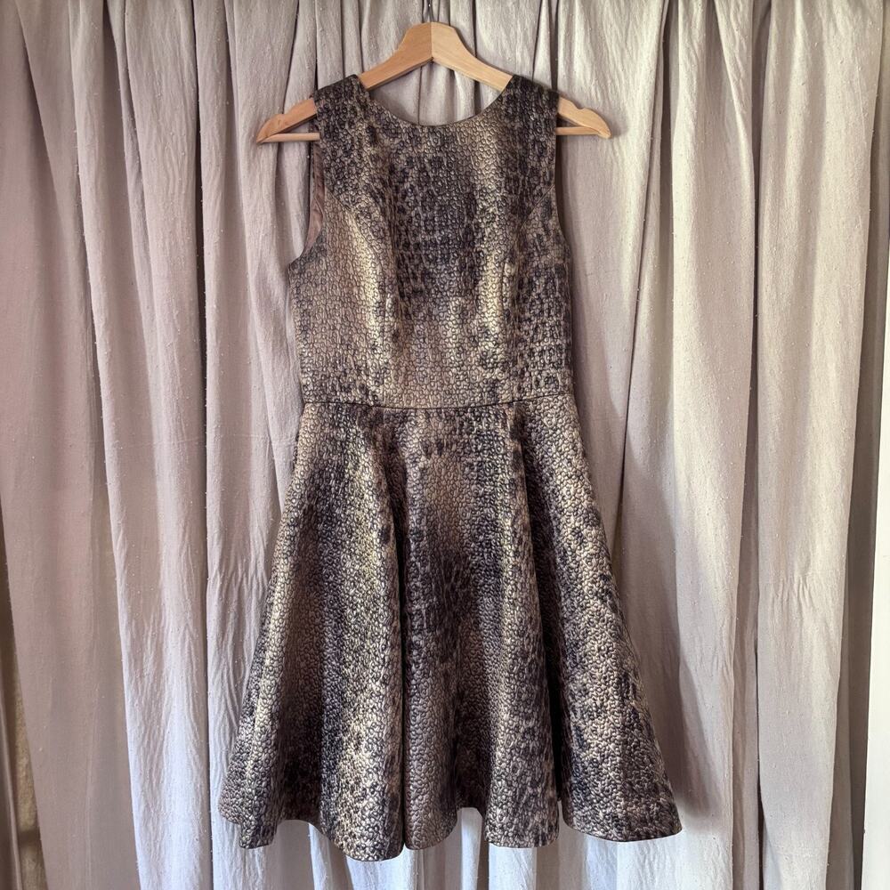 ML Monique Lhuillier Jacquard Fit Flare Dress Cutout‎ Back size 6 Wedding Guest